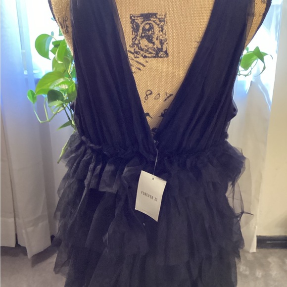 Black Dress - Picture 4 of 5